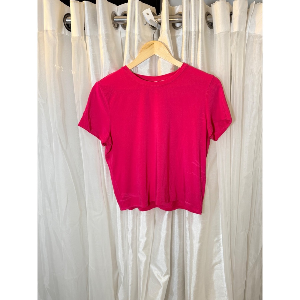 Babaton T-Shirt Womens Medium Pink Short Sleeve Crew Neck Slim Fit Tee